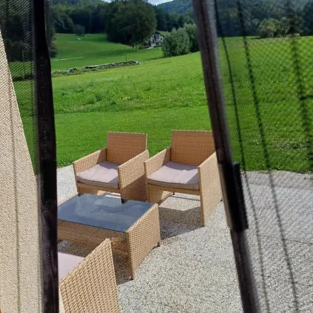 Apartma Pod Pugledom *